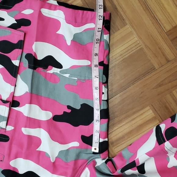 COTTON NET pink camo cargo shorts - Picture 13 of 16